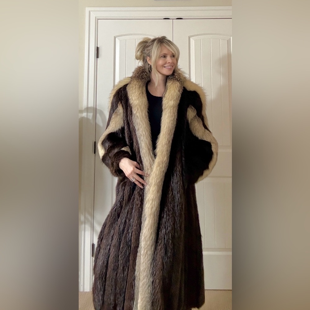 (SOLD) Luxurious Vintage Mob Wide Fur Coat